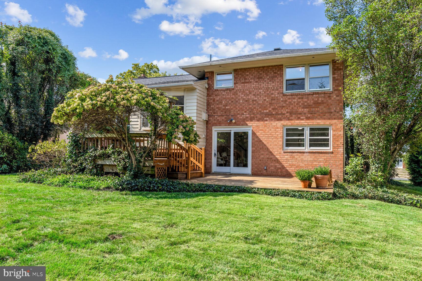 8713 Bradmoor Dr