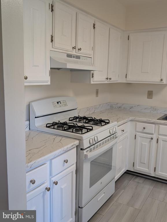 15934 INDIAN HILLS TER