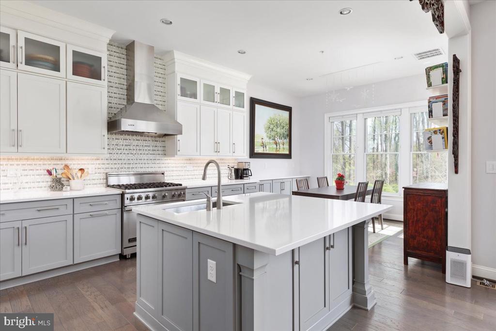 5345 Camberley Ave