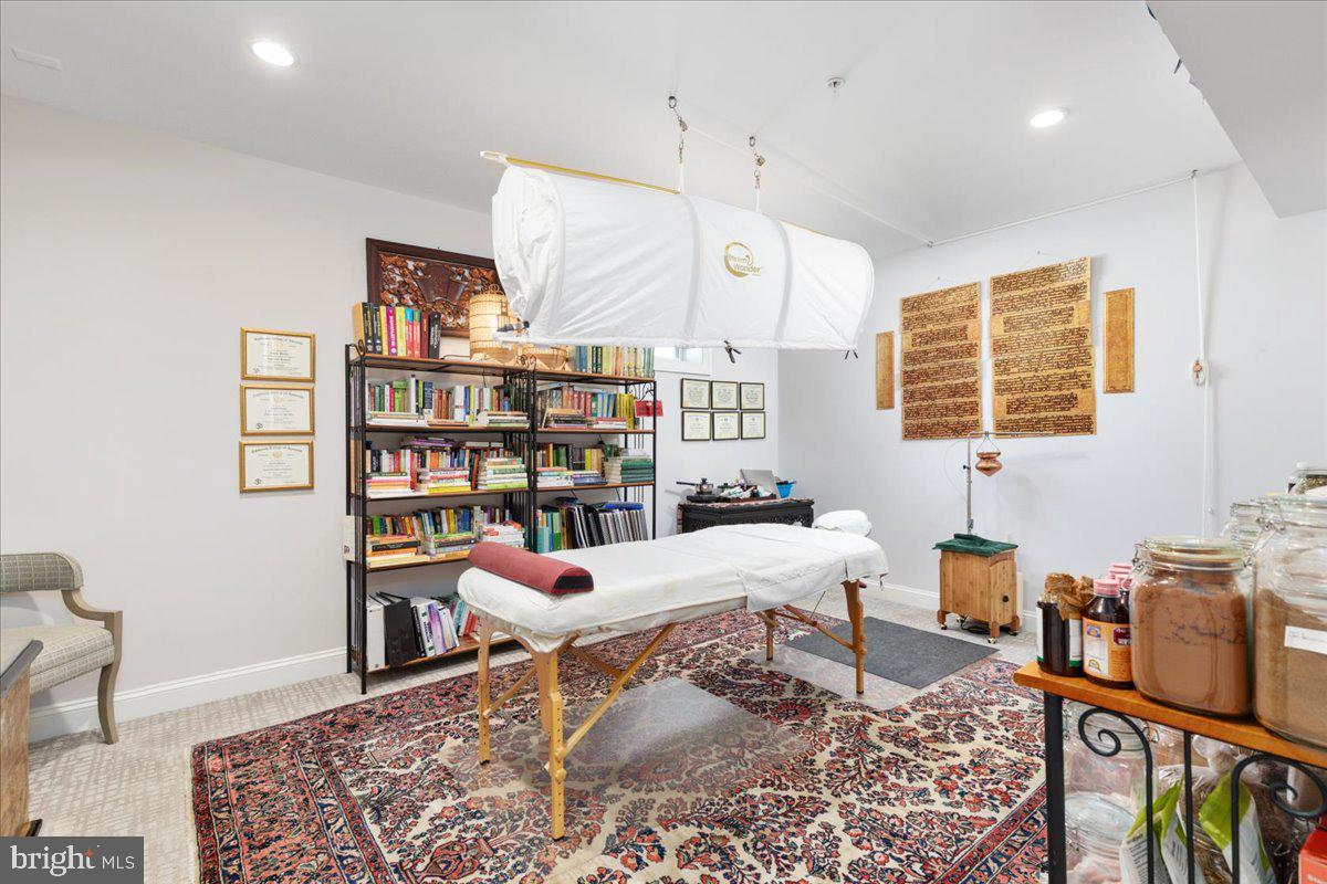 5345 Camberley Ave