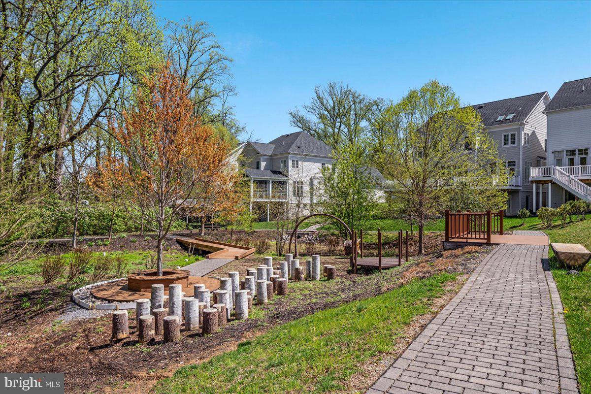 5345 Camberley Ave