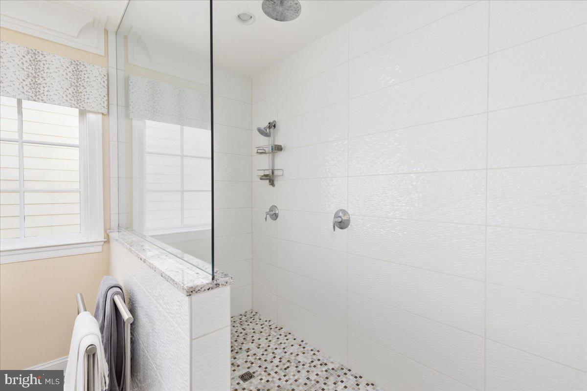 5345 Camberley Ave