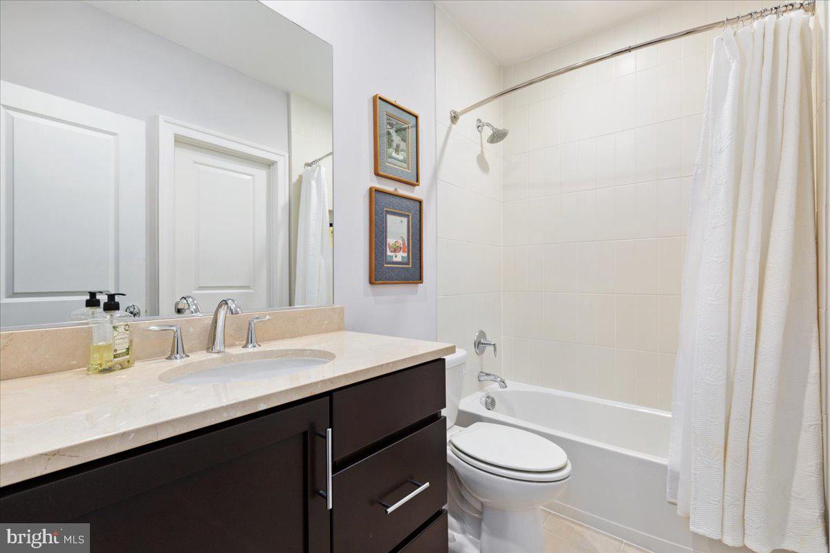 5345 Camberley Ave