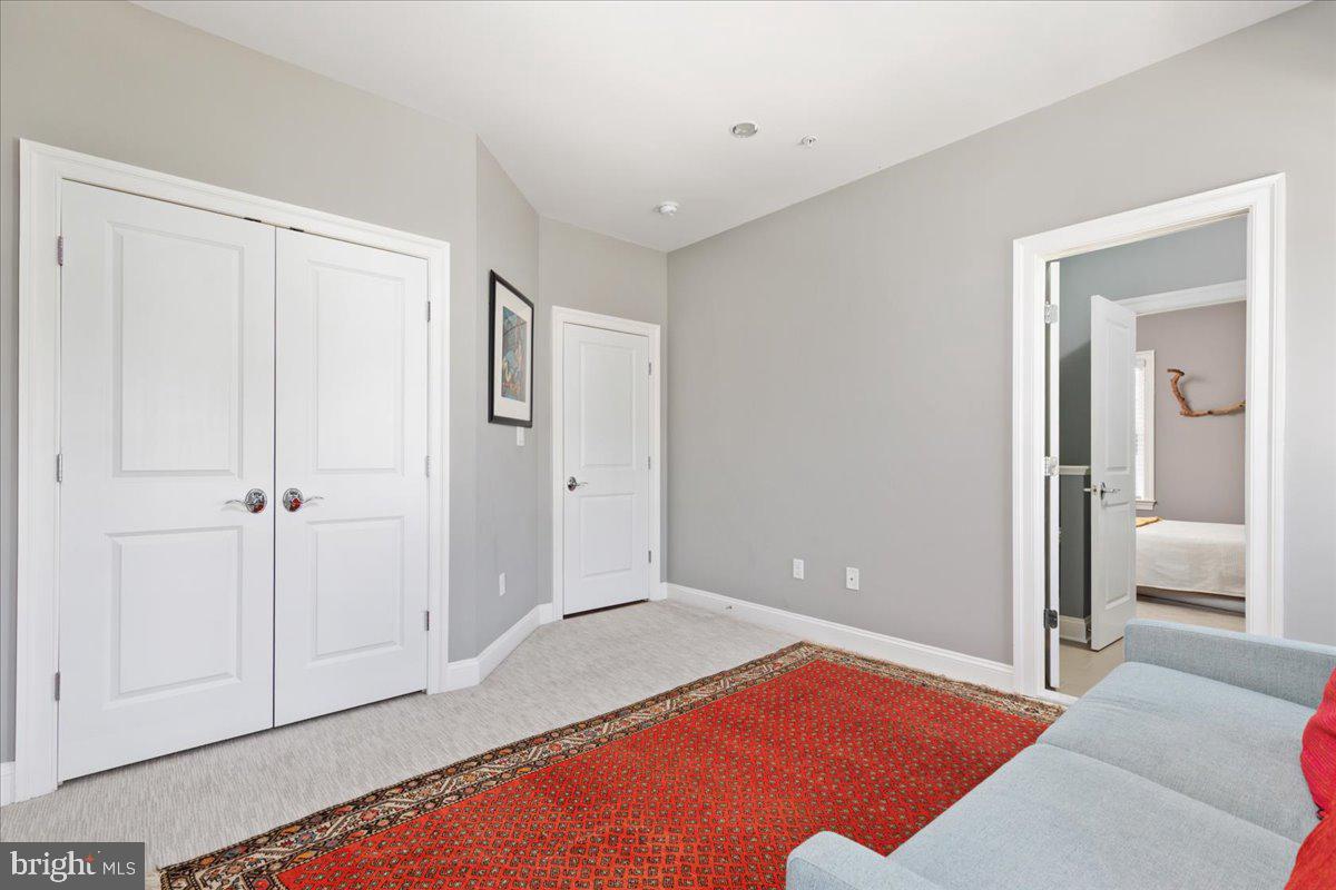 5345 Camberley Ave