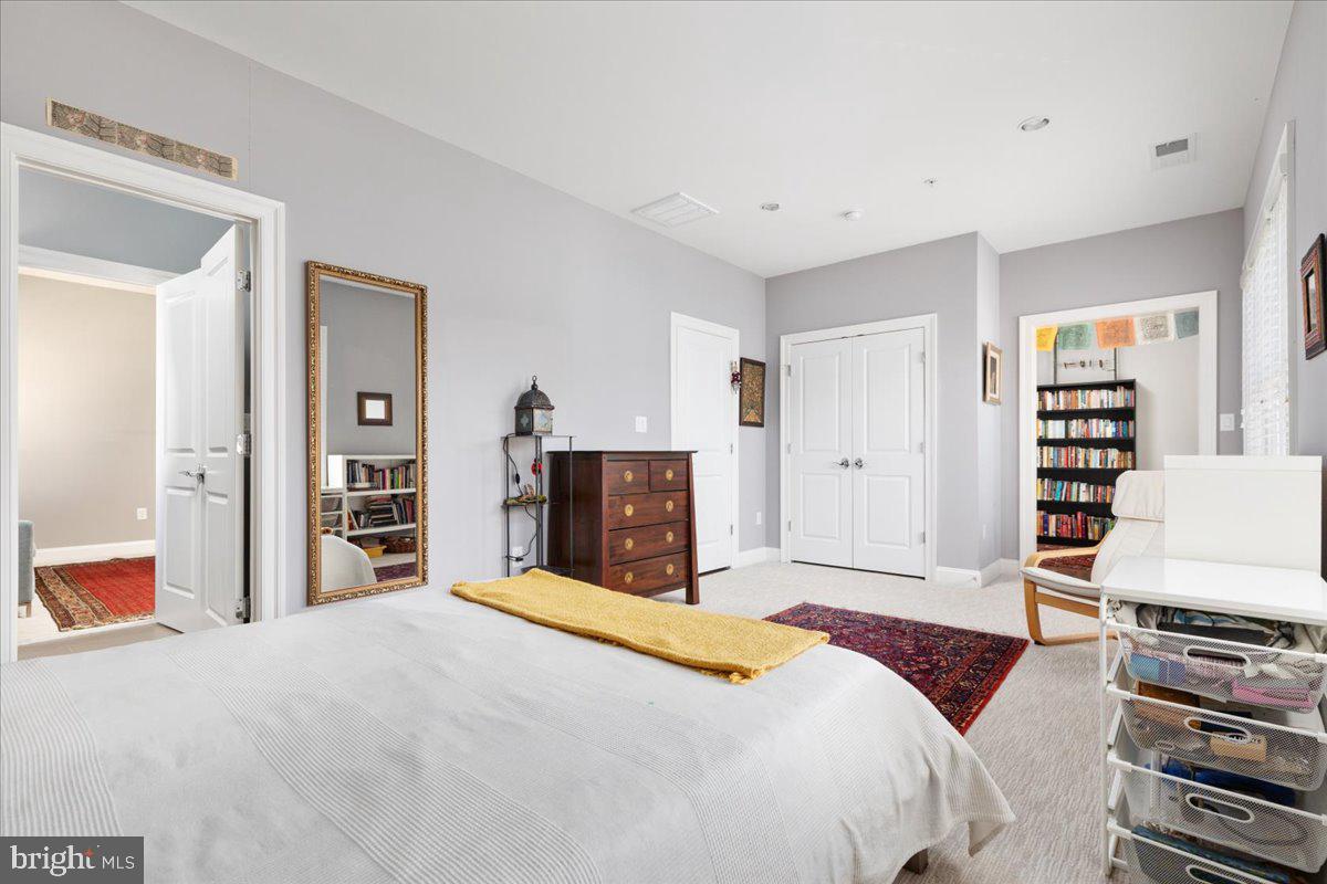5345 Camberley Ave