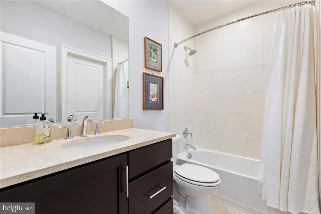 5345 Camberley Ave