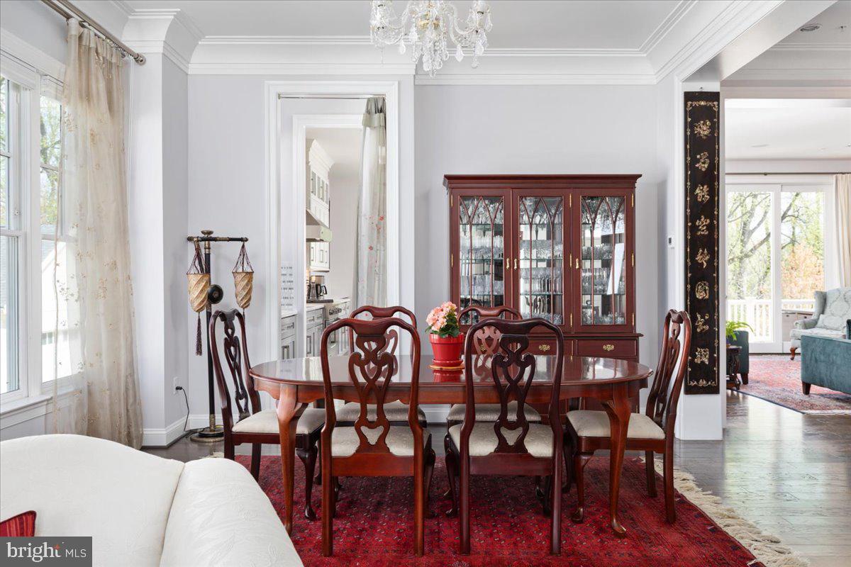 5345 Camberley Ave