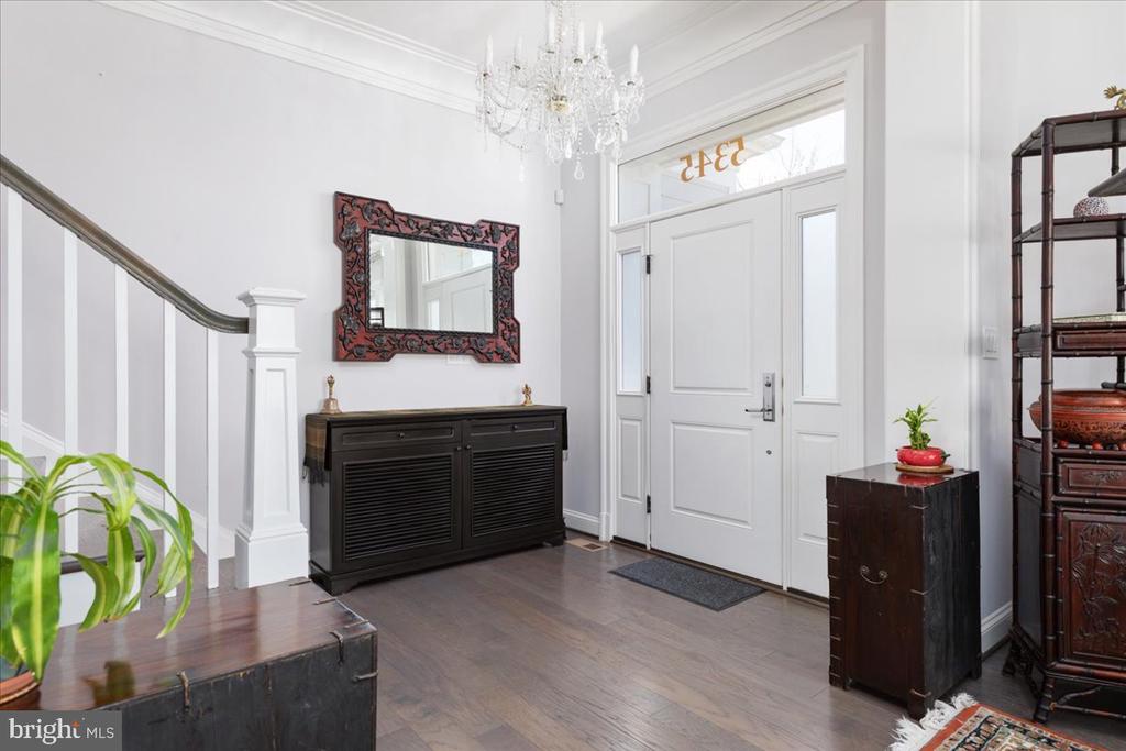 5345 Camberley Ave