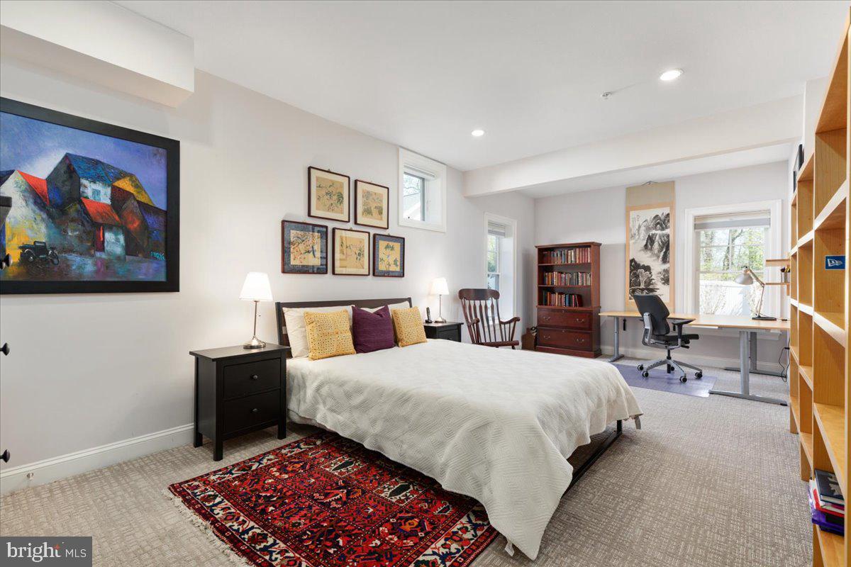 5345 Camberley Ave