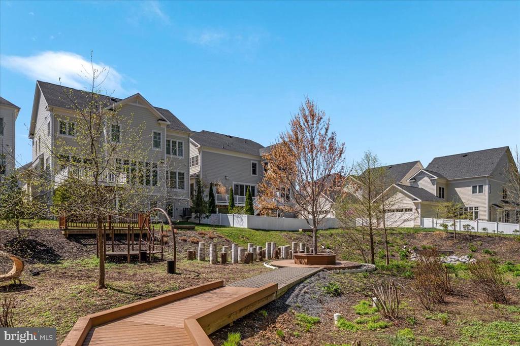 5345 Camberley Ave