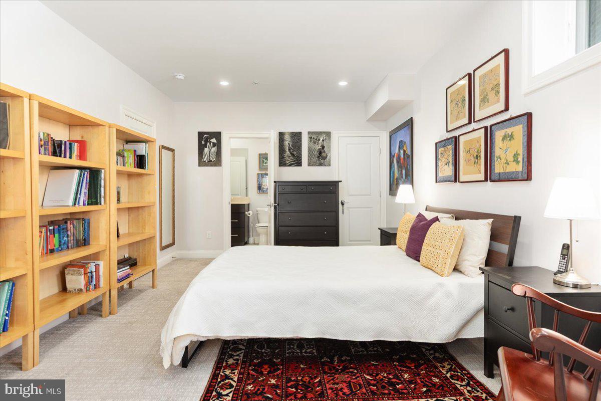 5345 Camberley Ave