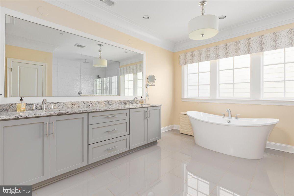 5345 Camberley Ave