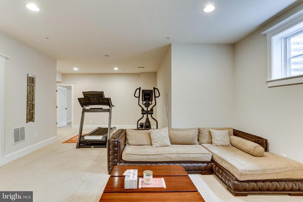 6109 KIRBY ROAD