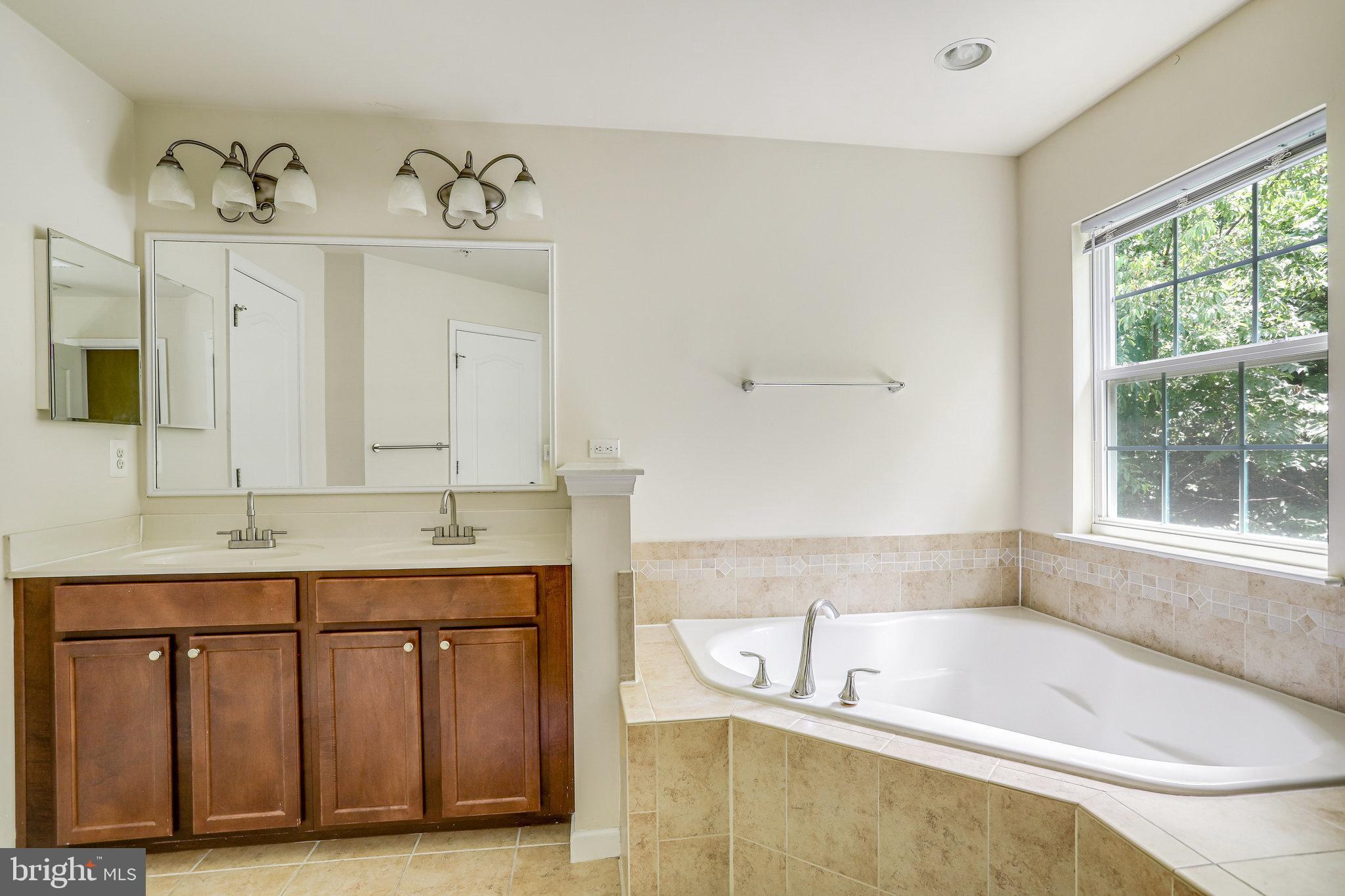 23210 ROBERTS TAVERN DRIVE 2375