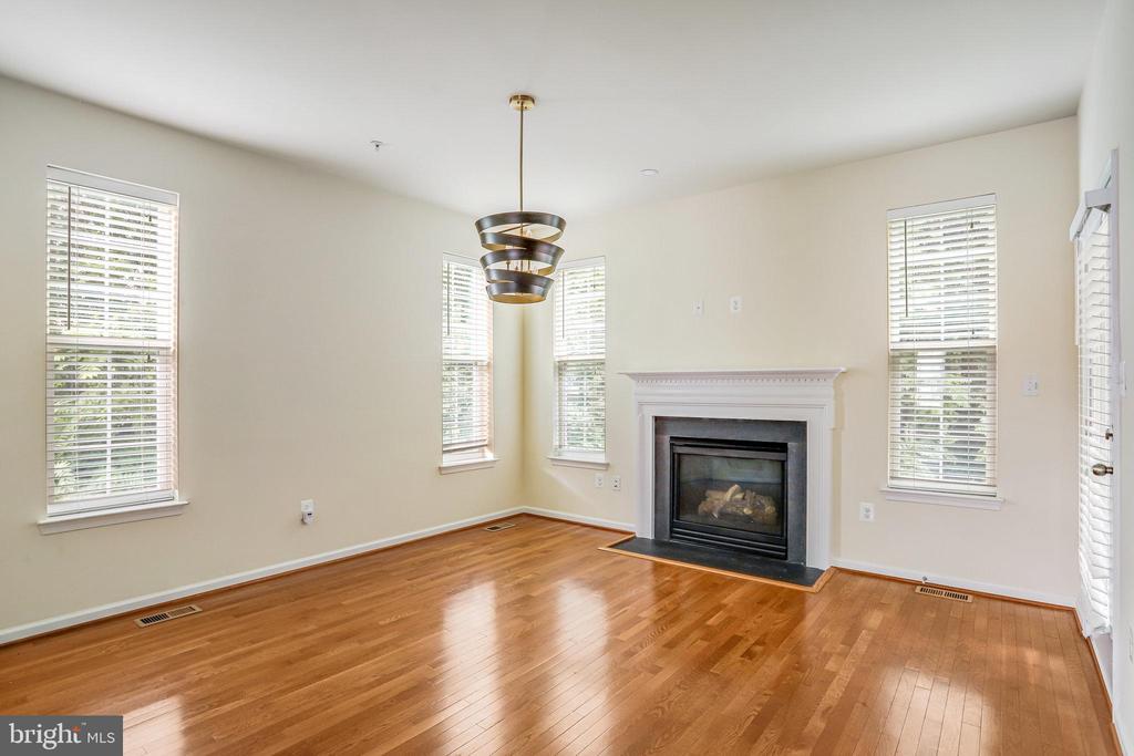 23210 ROBERTS TAVERN DRIVE 2375
