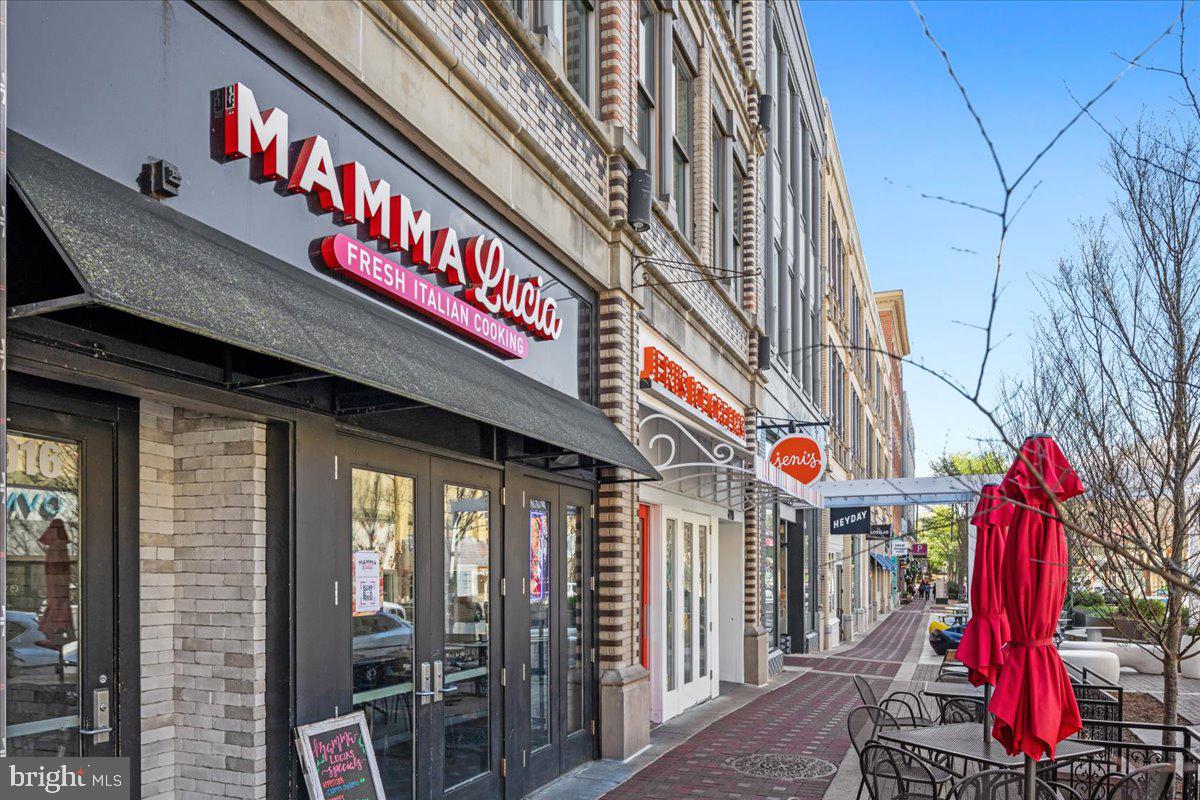 7808 WINTERBERRY PLACE