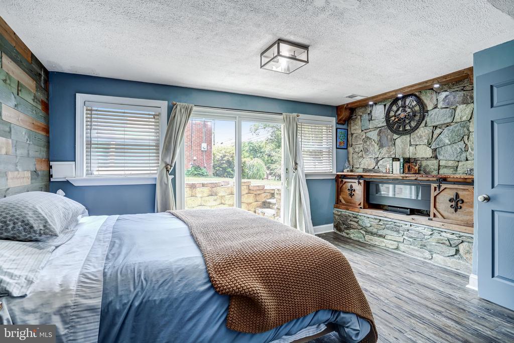 209 CEDAR AVENUE
