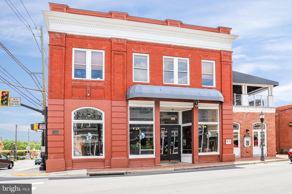 209 CEDAR AVENUE