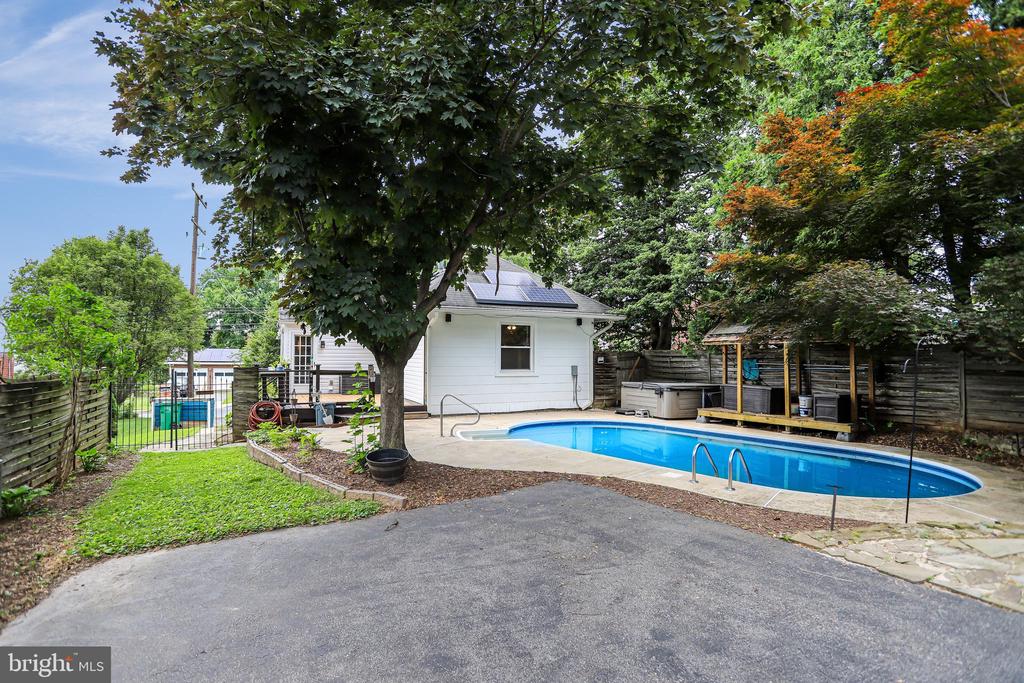 209 CEDAR AVENUE