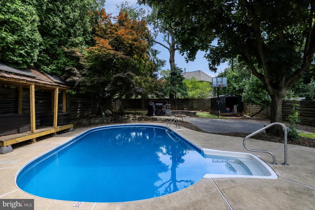 209 CEDAR AVENUE