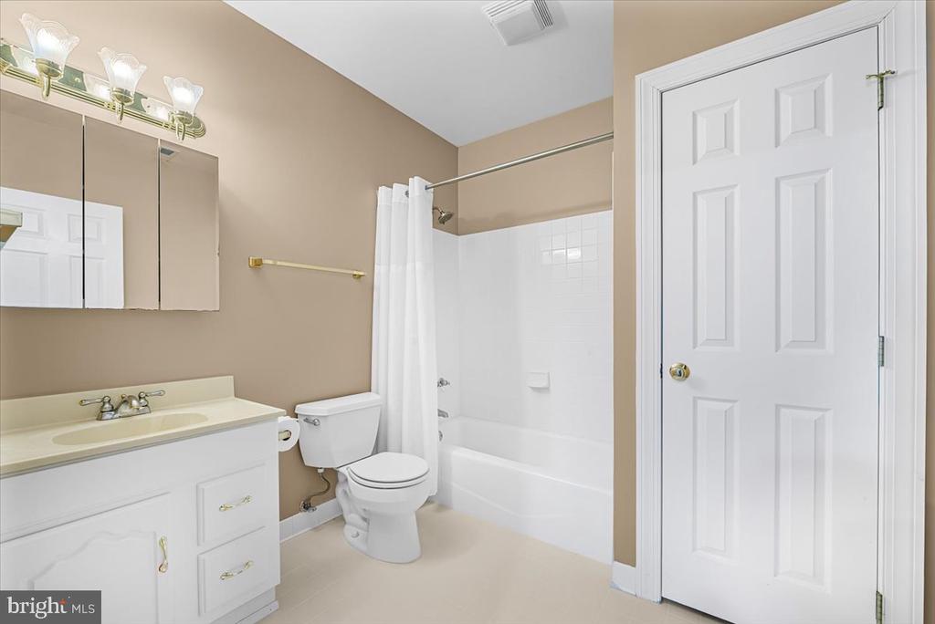 4 DEER TRAIL COURT
