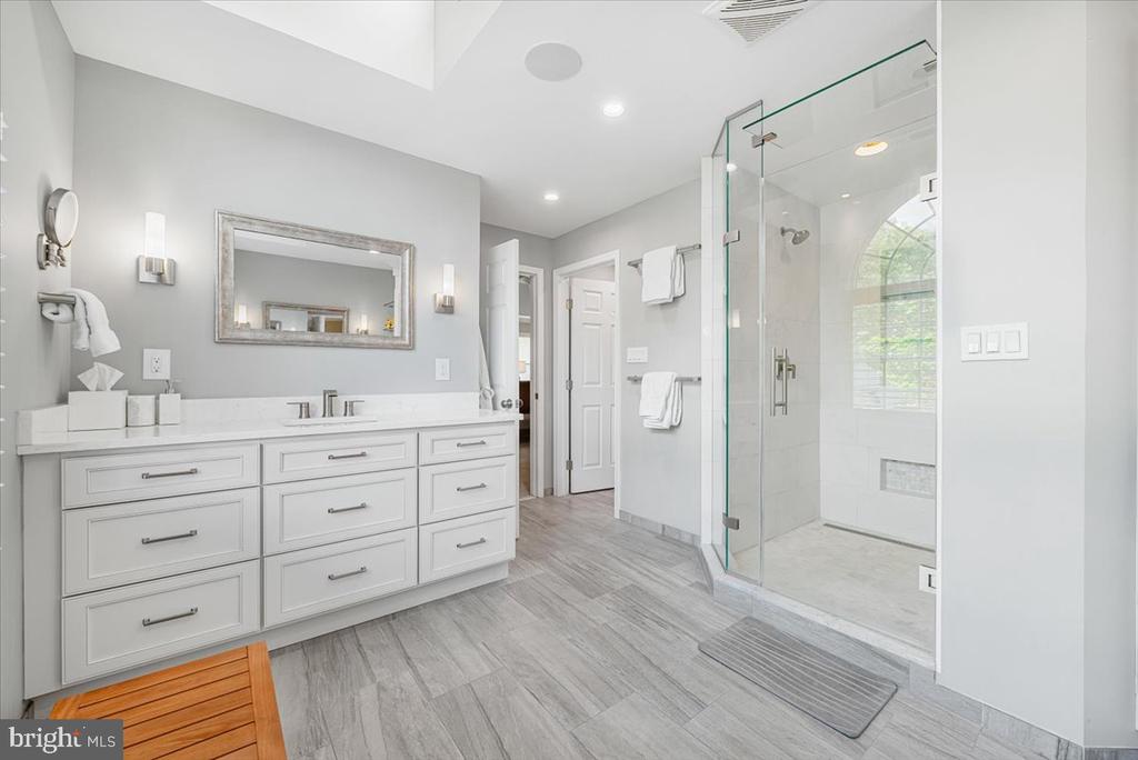 4 DEER TRAIL COURT