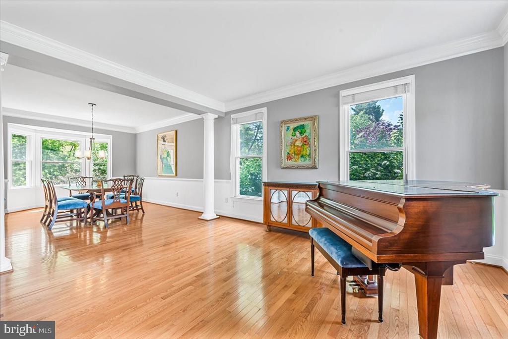 4 DEER TRAIL COURT