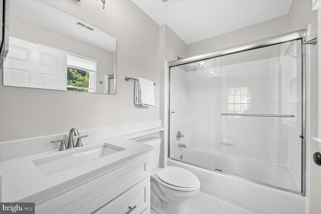 4 DEER TRAIL COURT