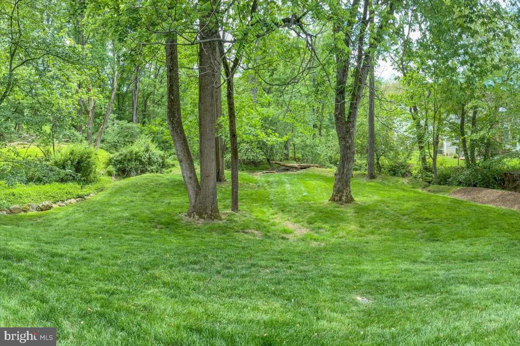 4 DEER TRAIL COURT
