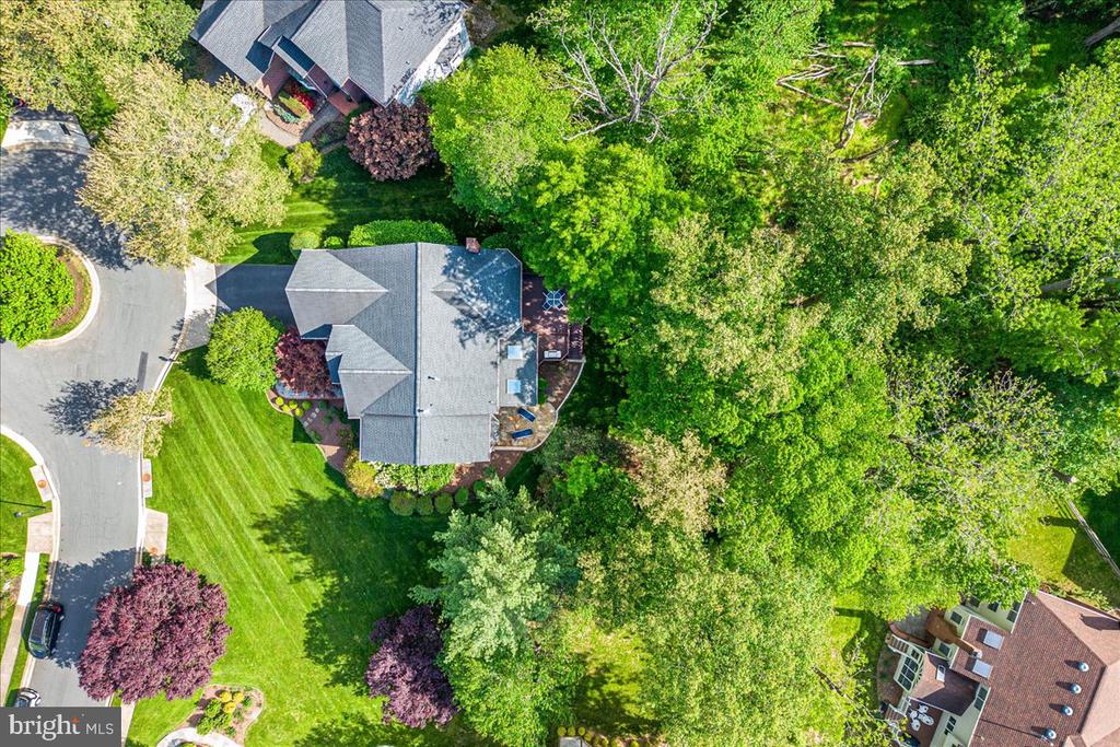 4 DEER TRAIL COURT