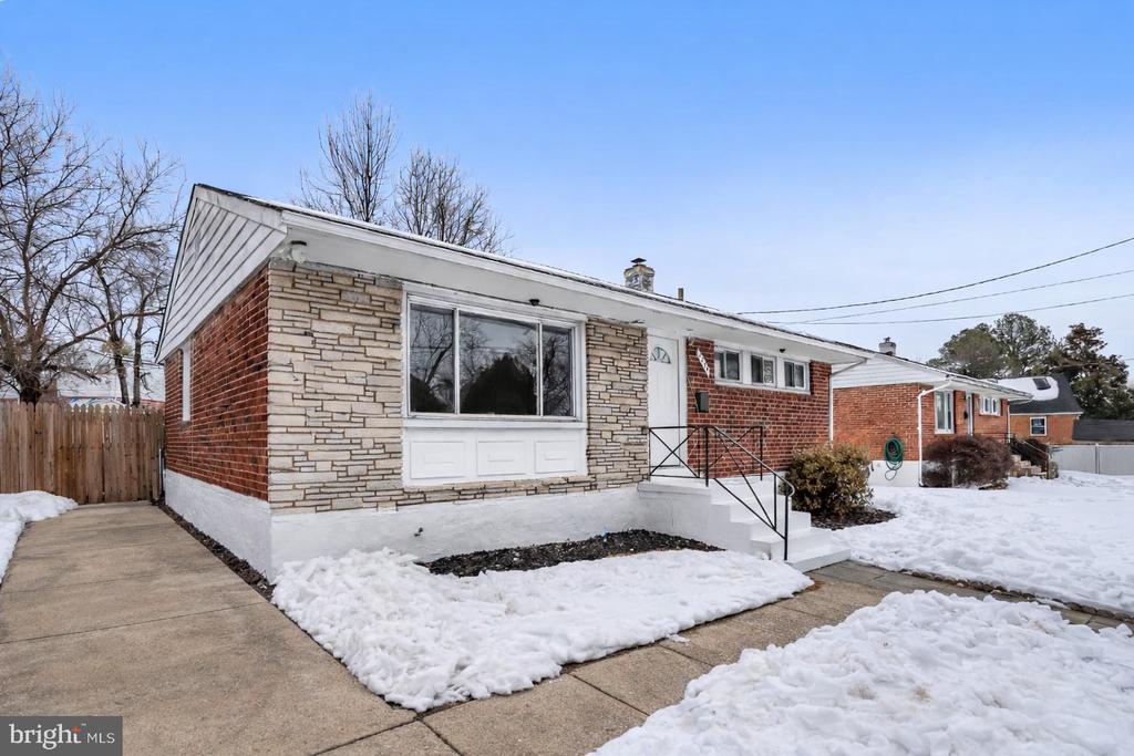 2204 FORDHAM STREET