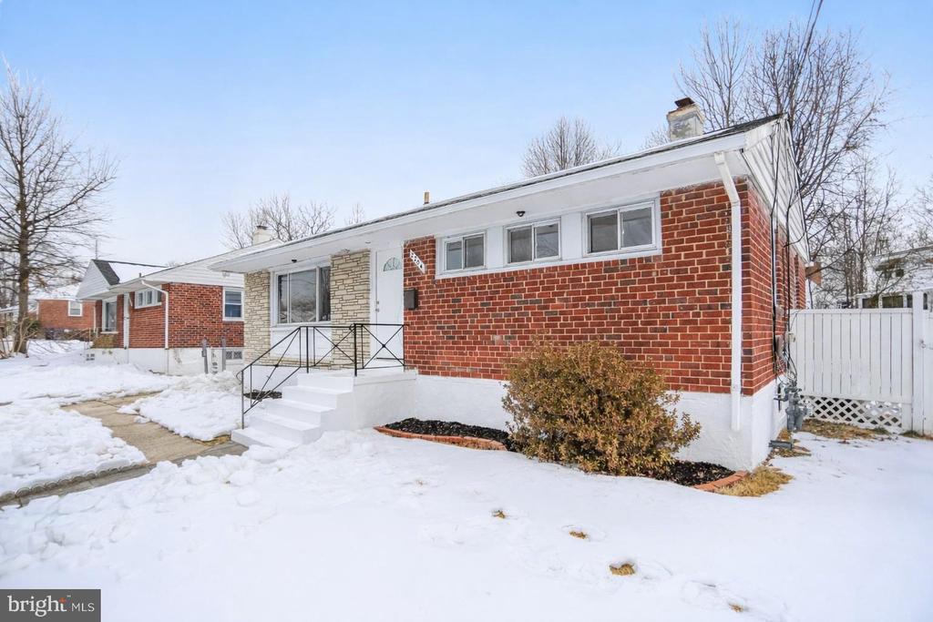2204 FORDHAM STREET