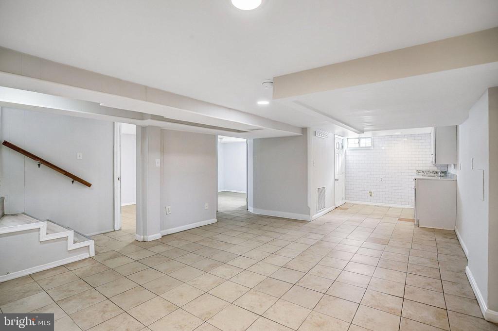 2204 FORDHAM STREET
