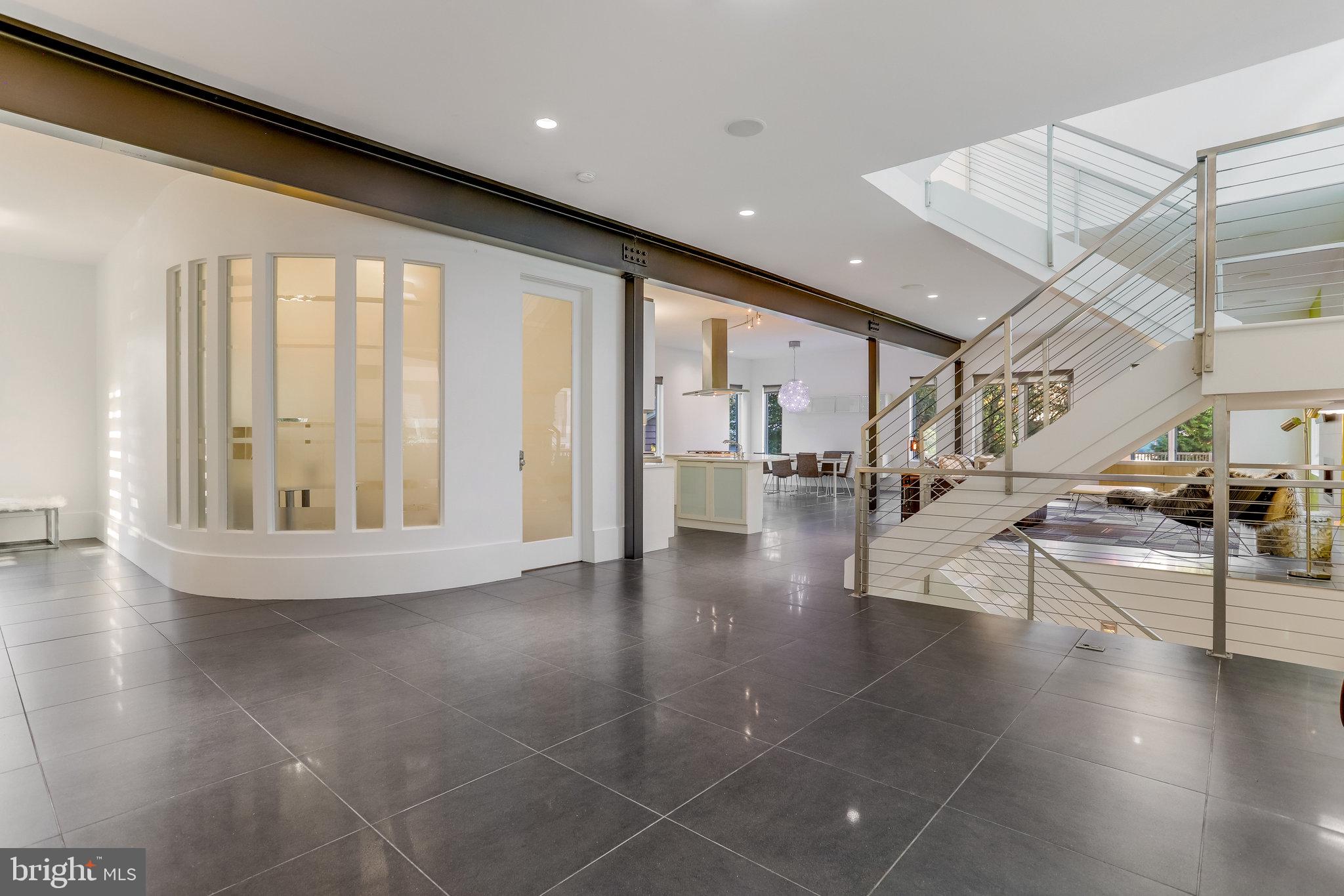 1507 N Hartford Street