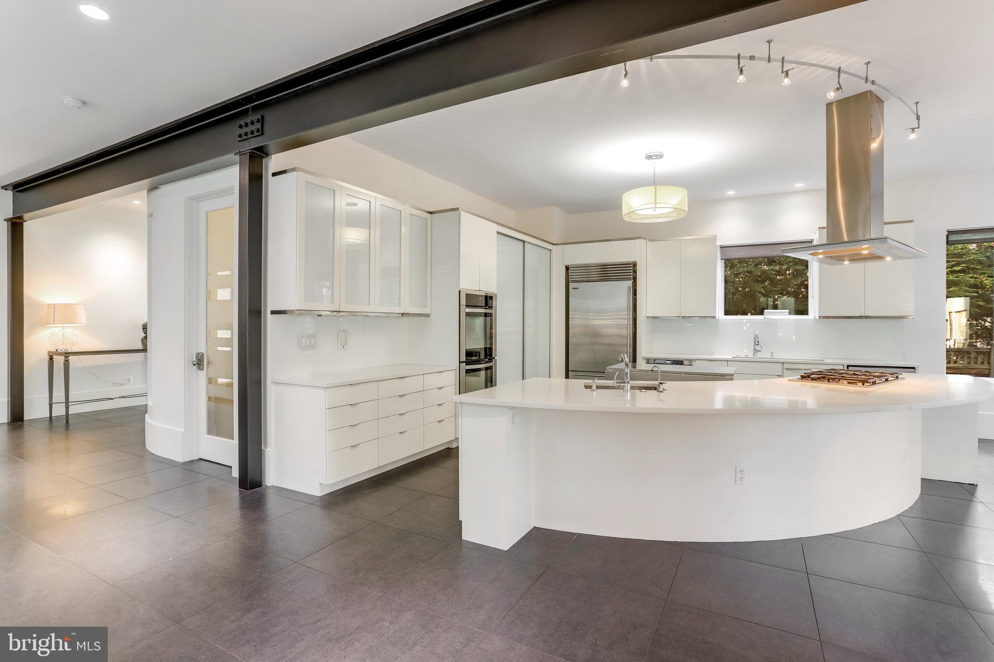 1507 N Hartford Street