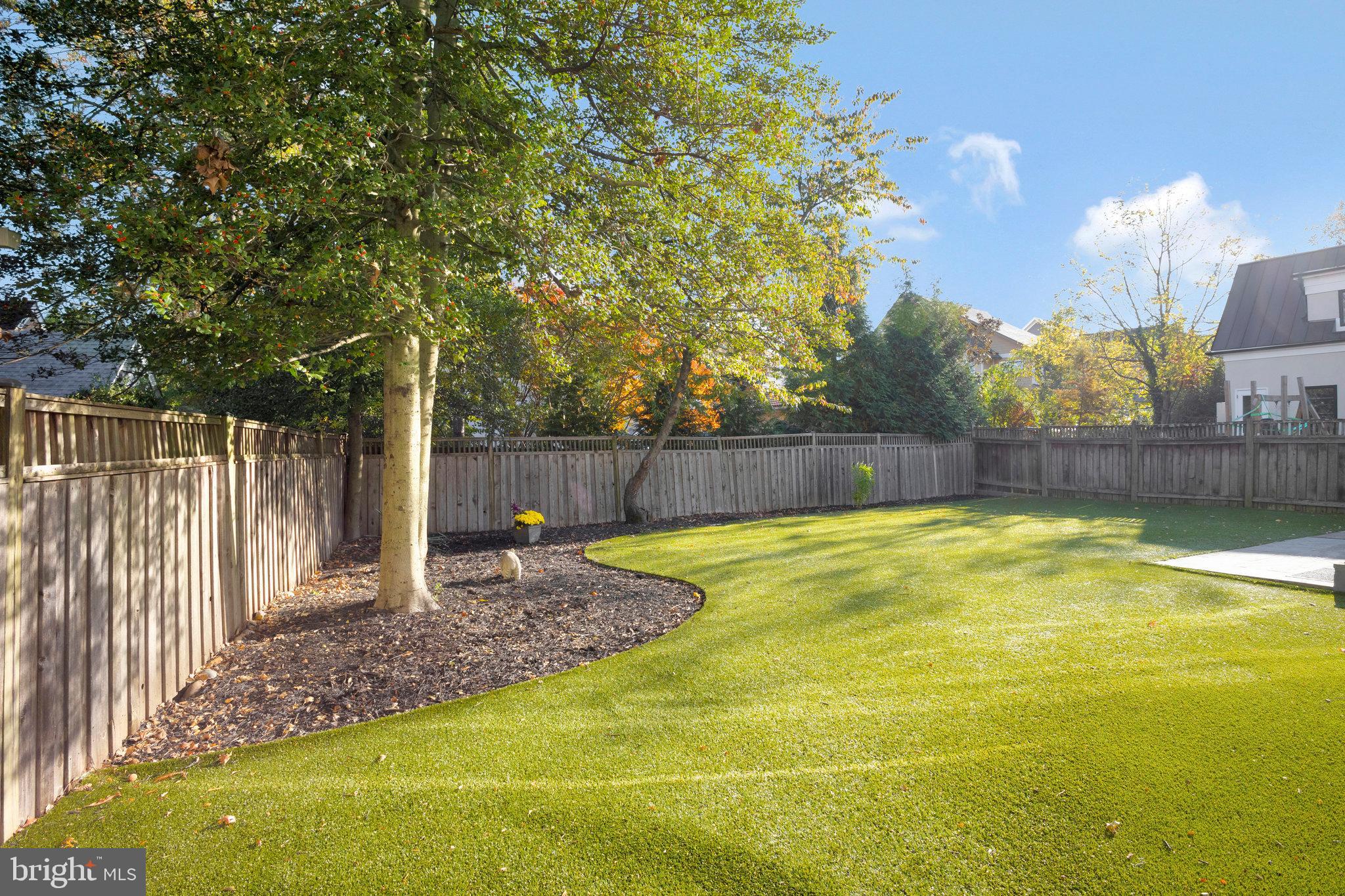 1507 N Hartford Street