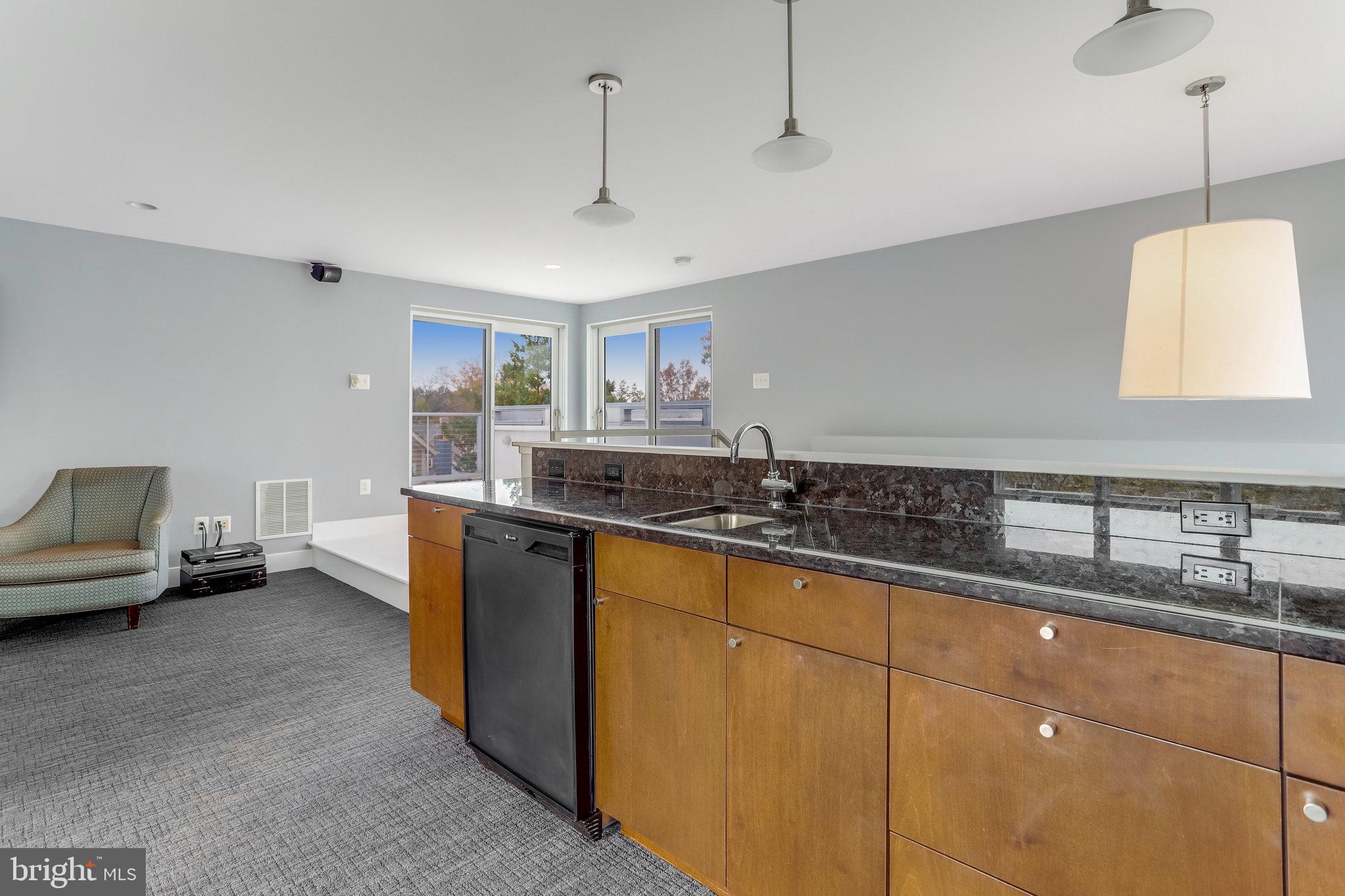 1507 N Hartford Street