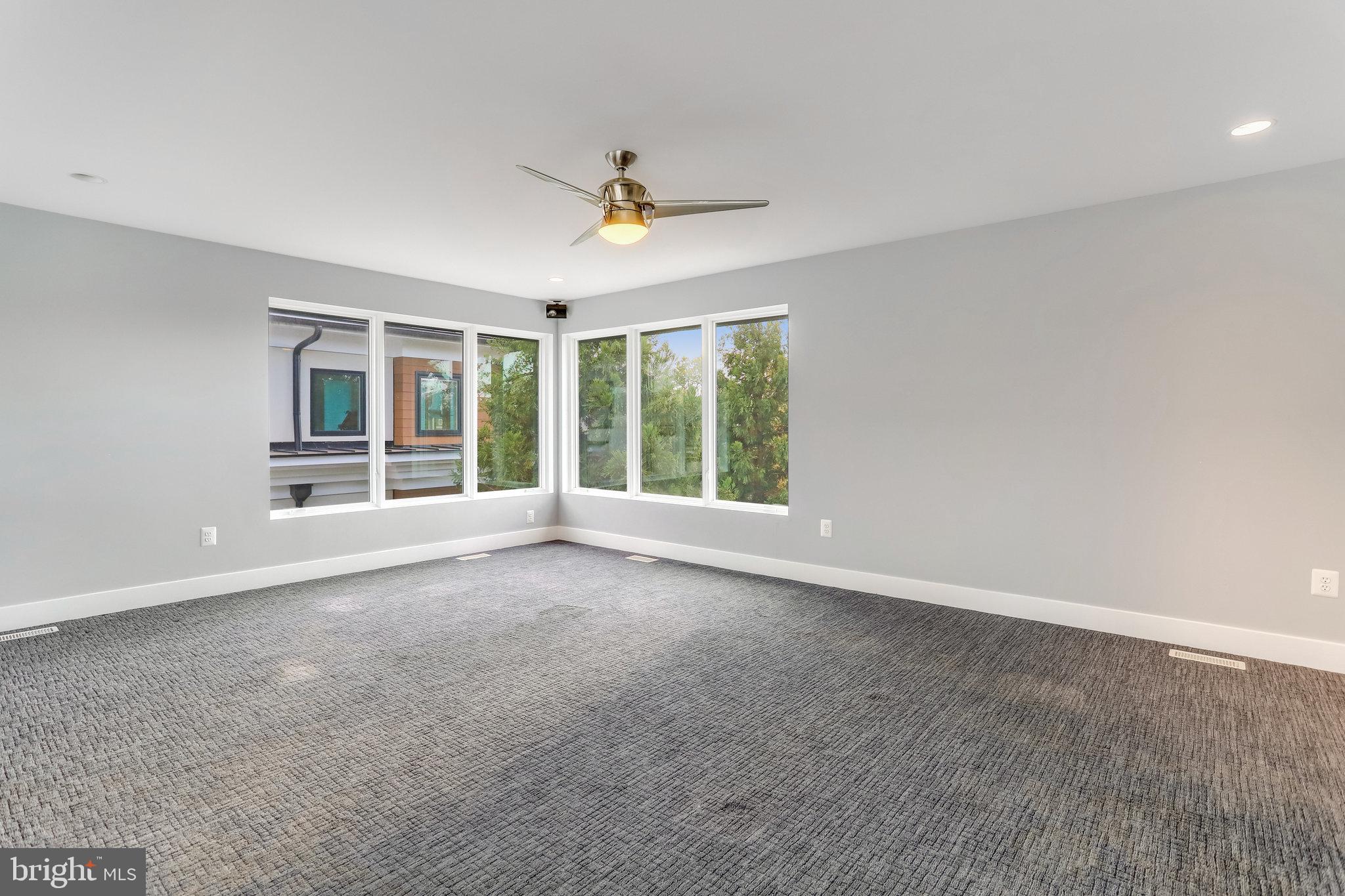 1507 N Hartford Street