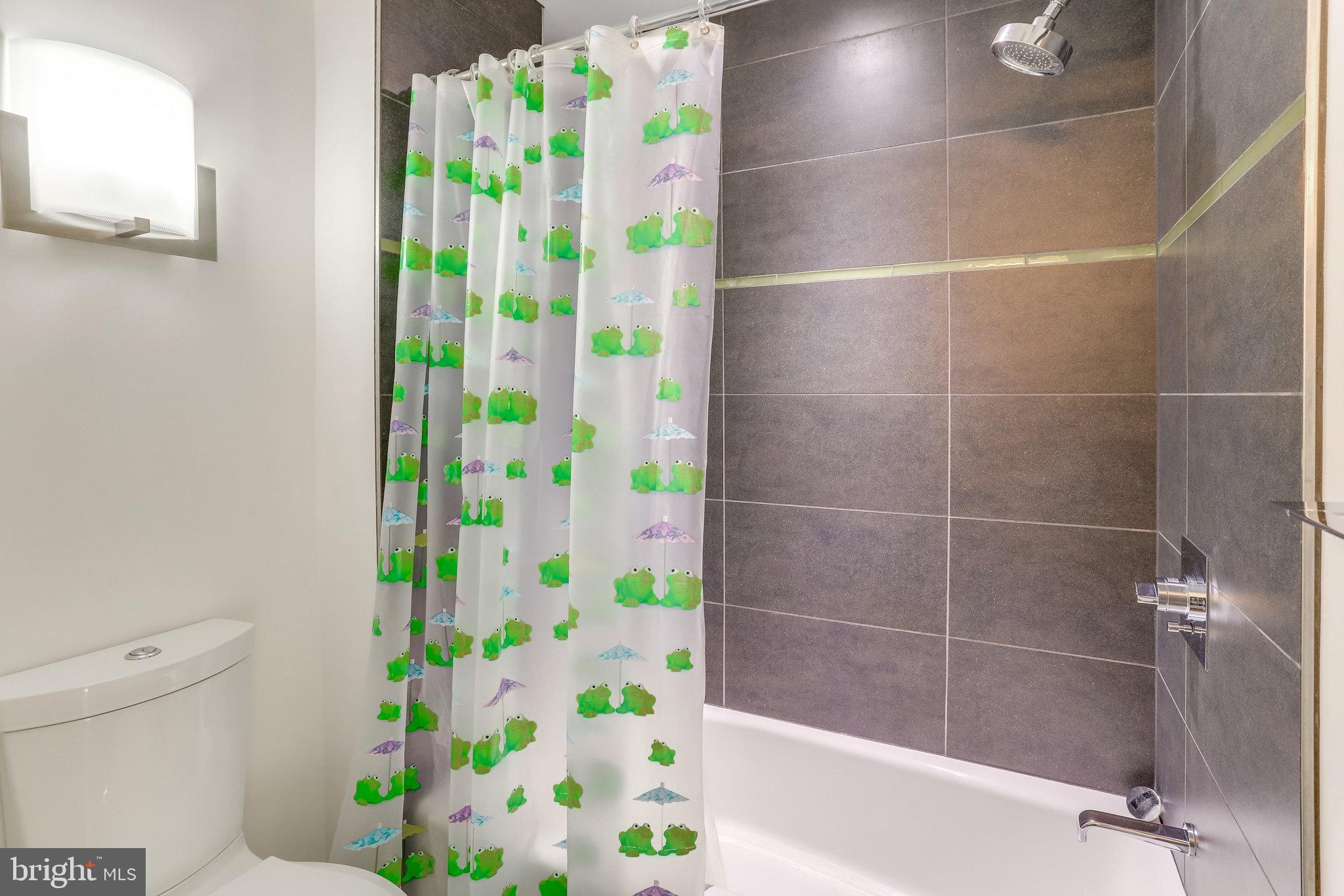 1507 N Hartford Street