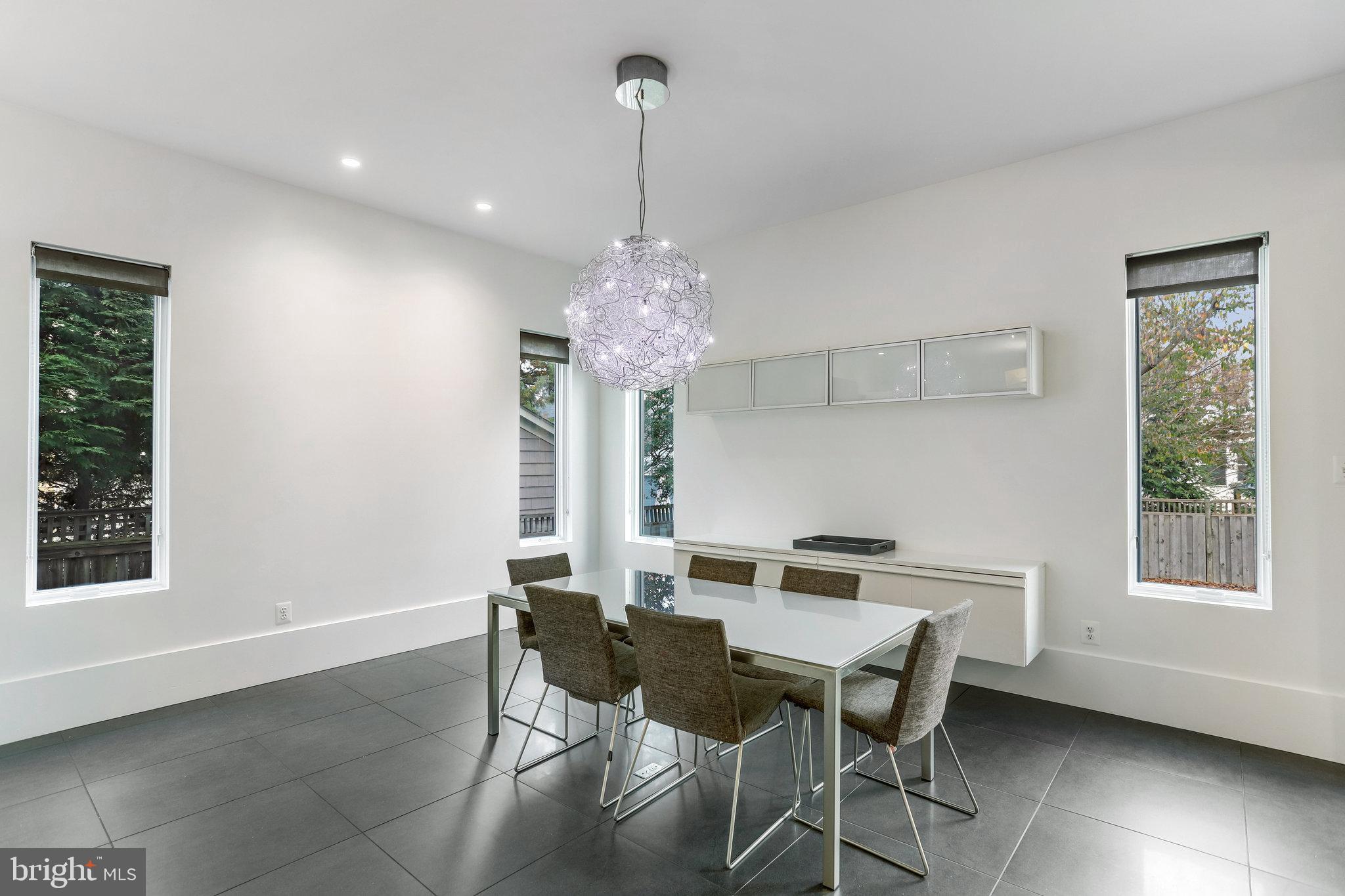 1507 N Hartford Street