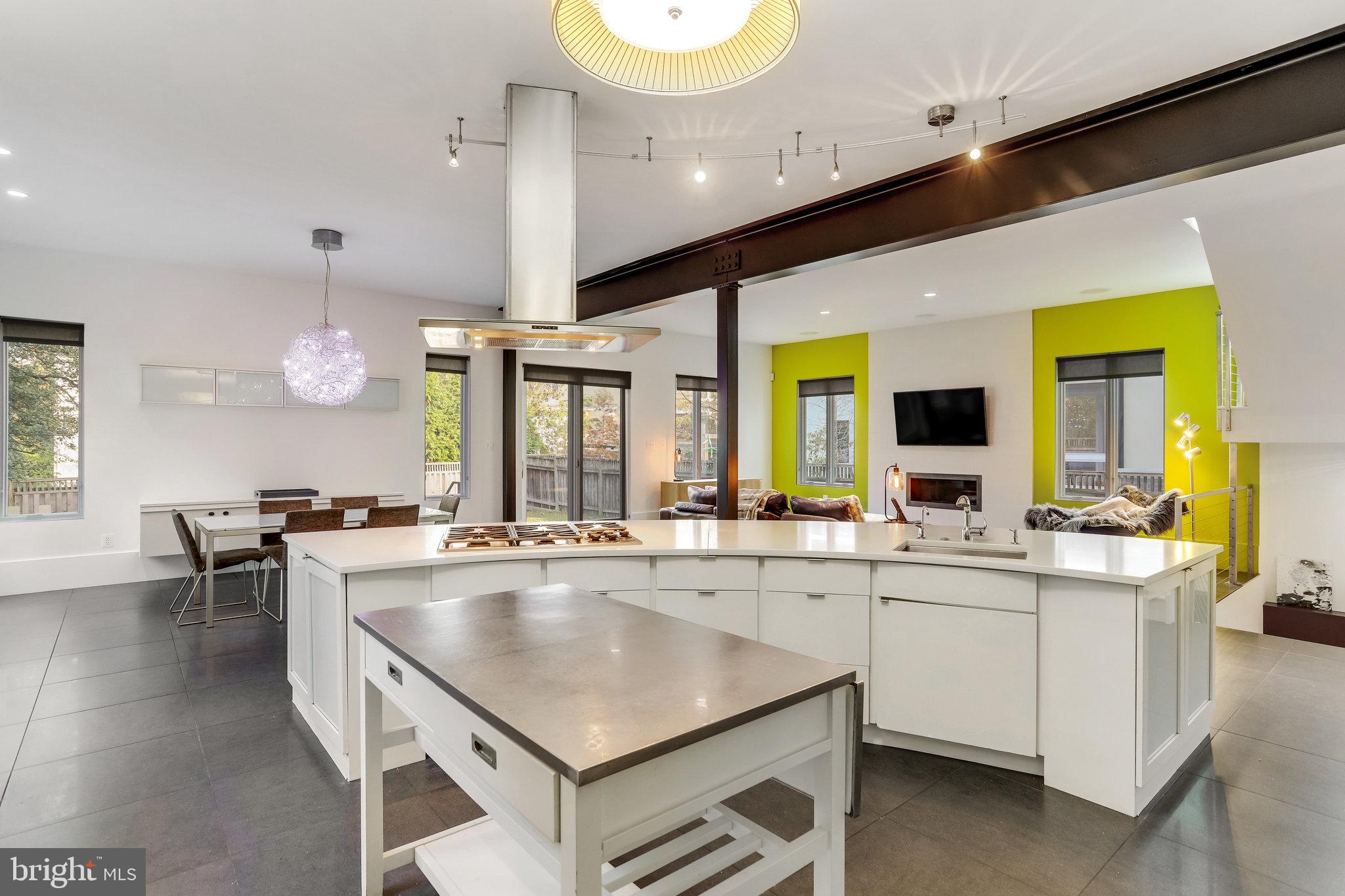 1507 N Hartford Street