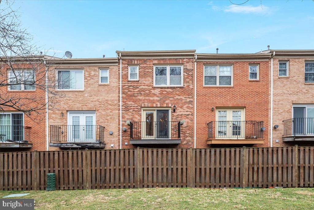 1802 9TH STREET E S