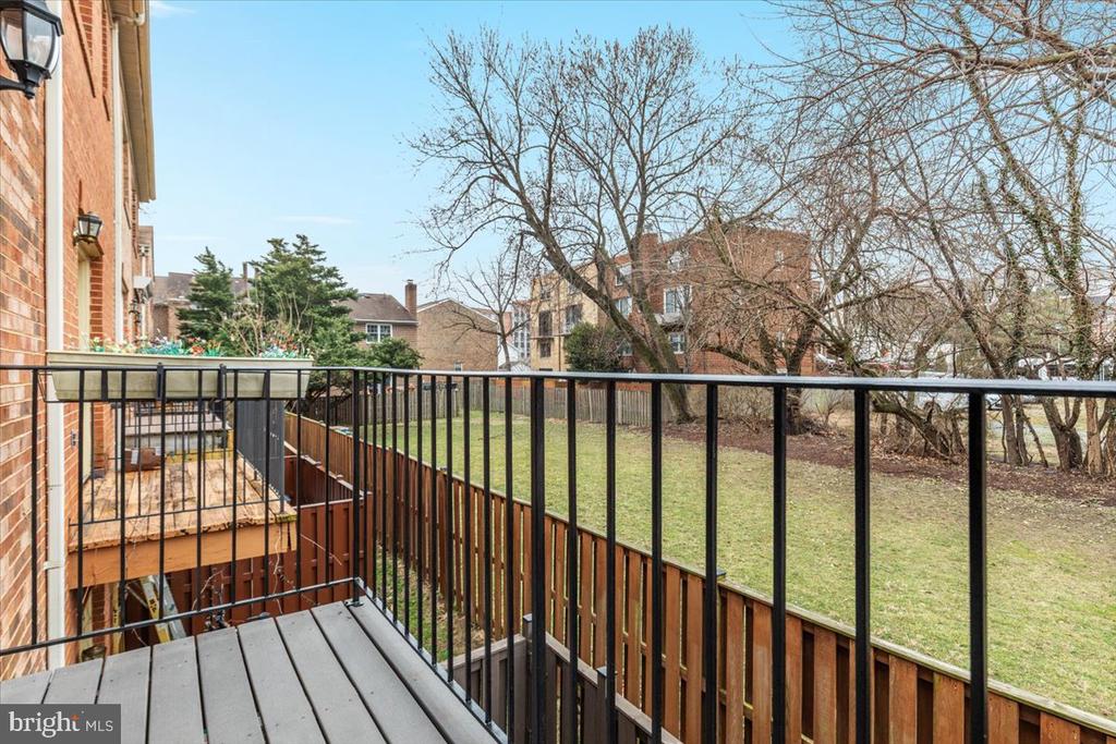 1802 9TH STREET E S