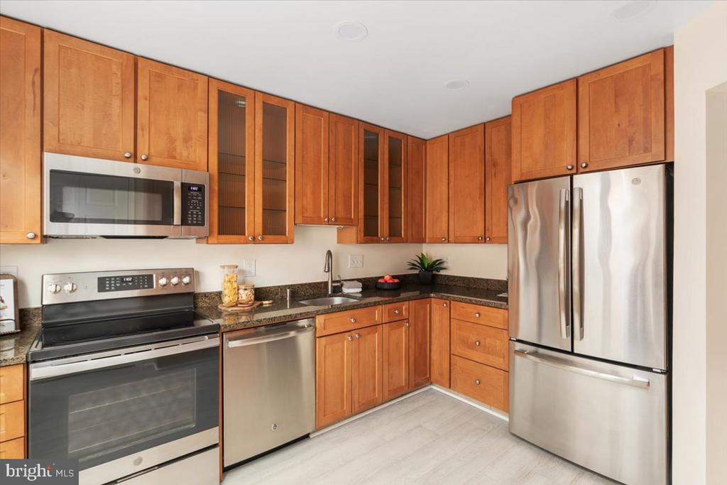 1802 9TH STREET E S
