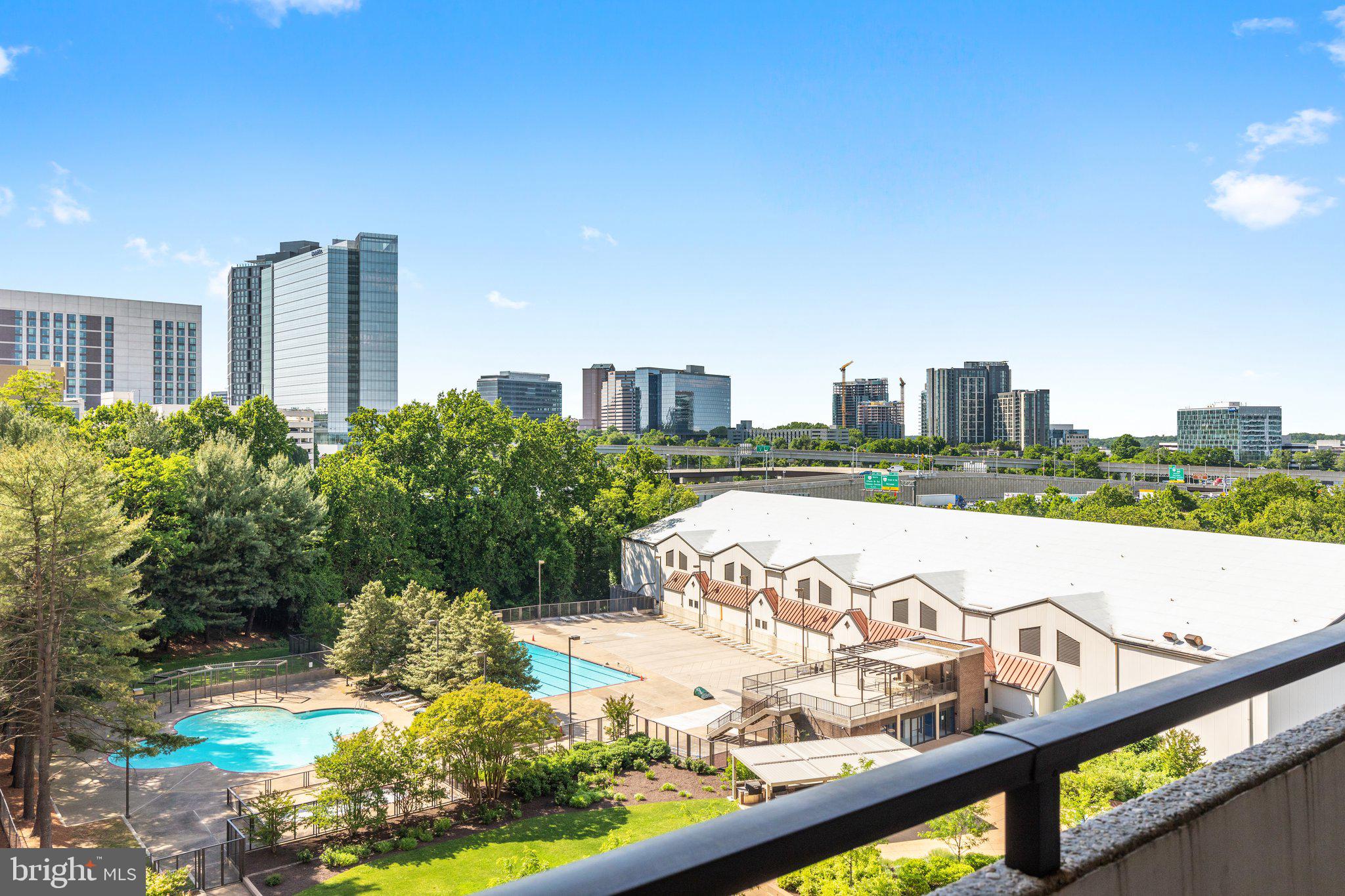 1800 Old Meadow ROAD Unit: 910