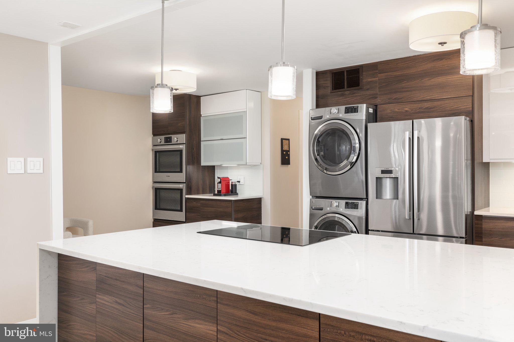 1800 Old Meadow ROAD Unit: 910