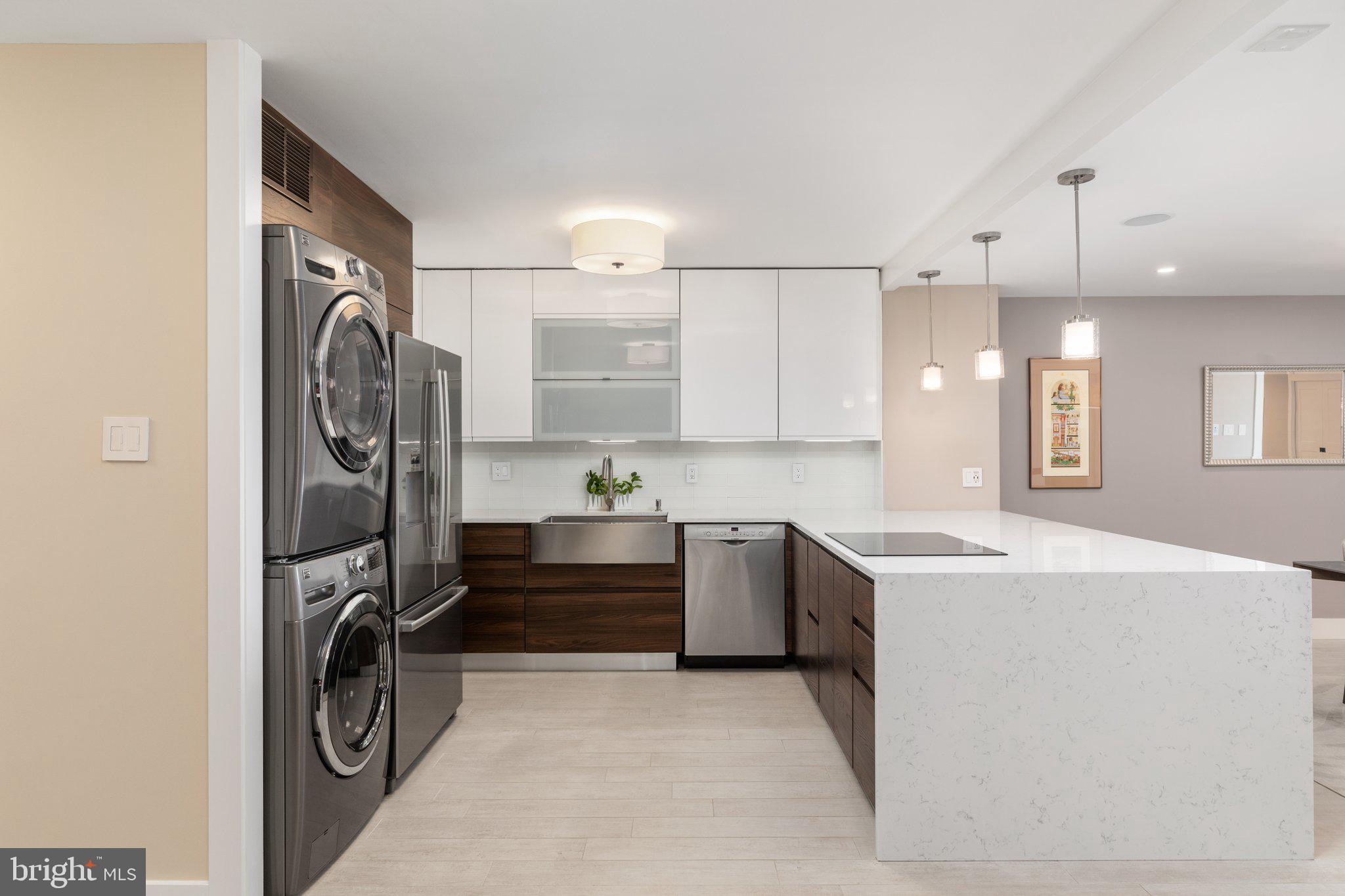 1800 Old Meadow ROAD Unit: 910