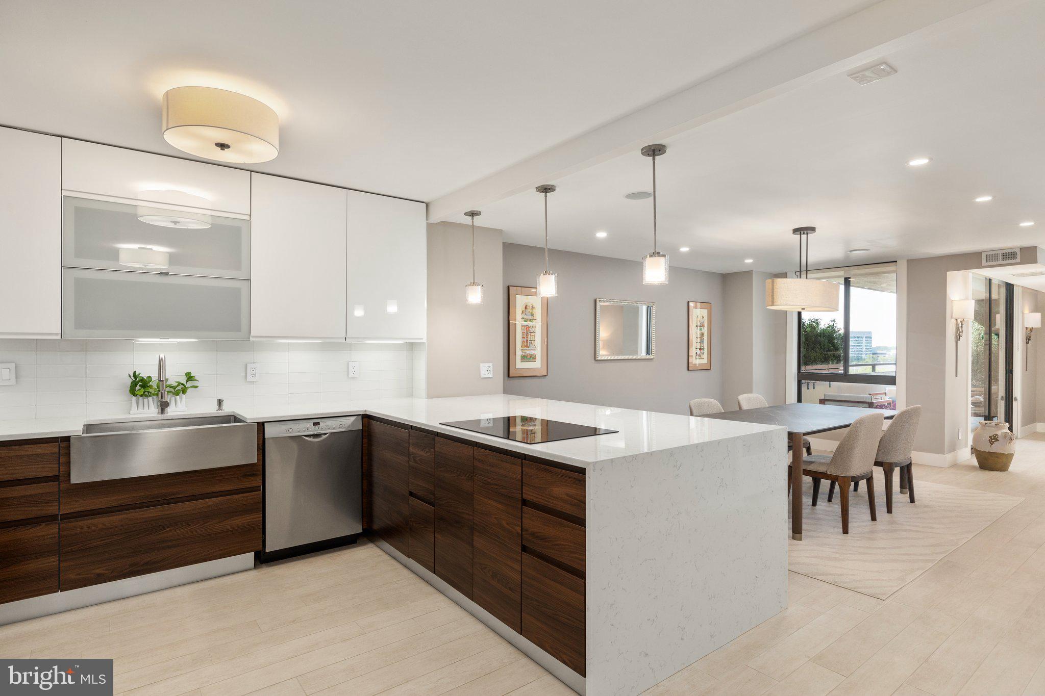 1800 Old Meadow ROAD Unit: 910