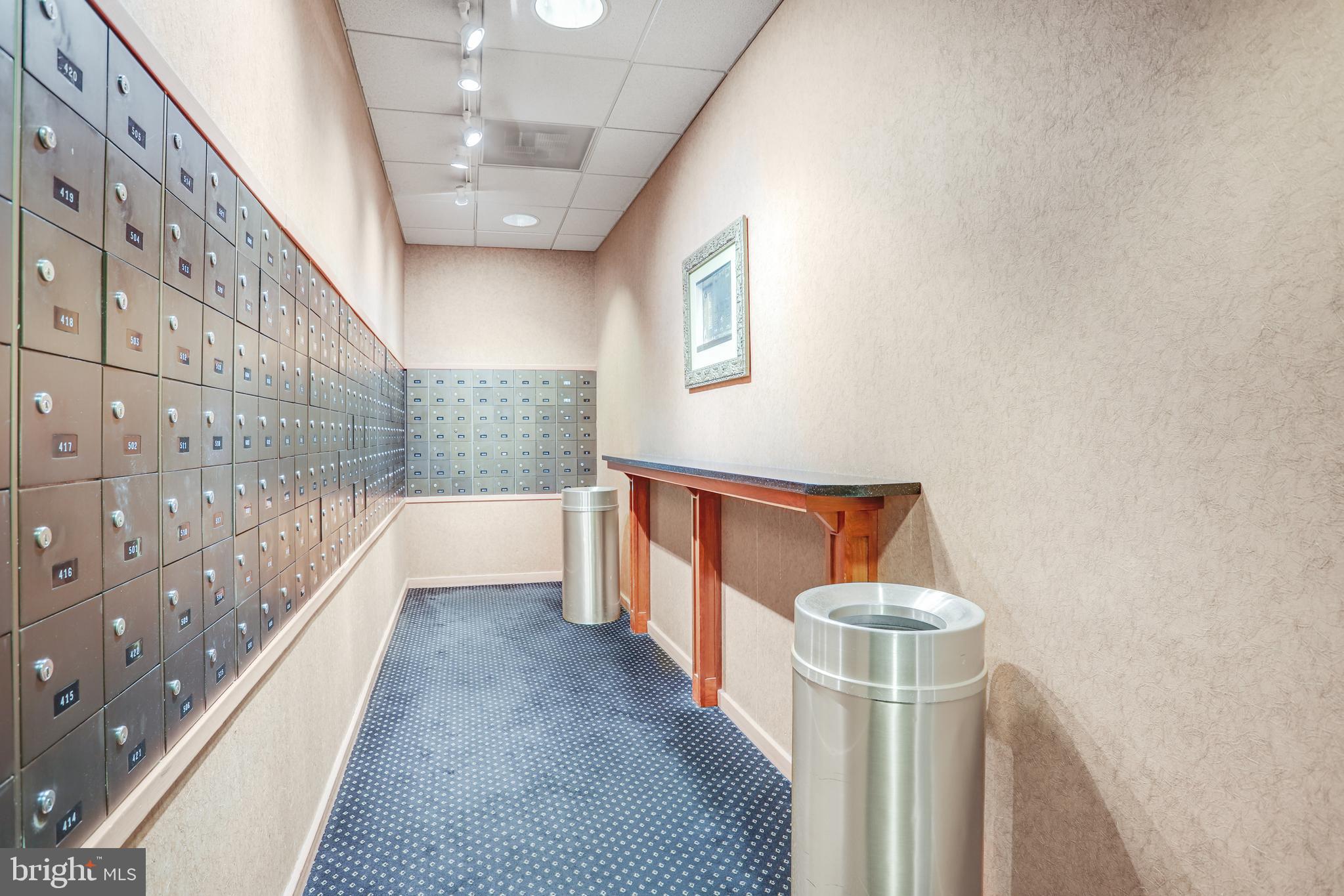 1800 Old Meadow ROAD Unit: 910