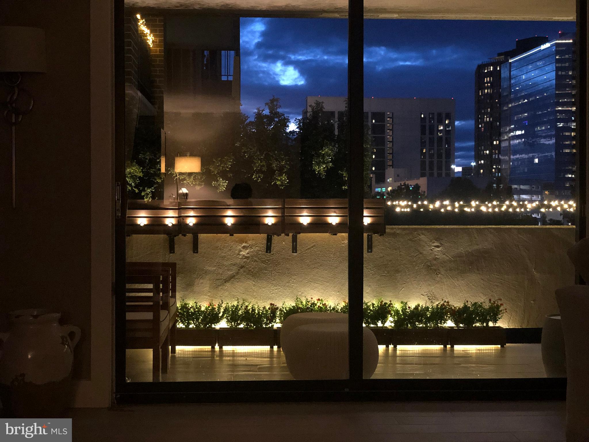 1800 Old Meadow ROAD Unit: 910